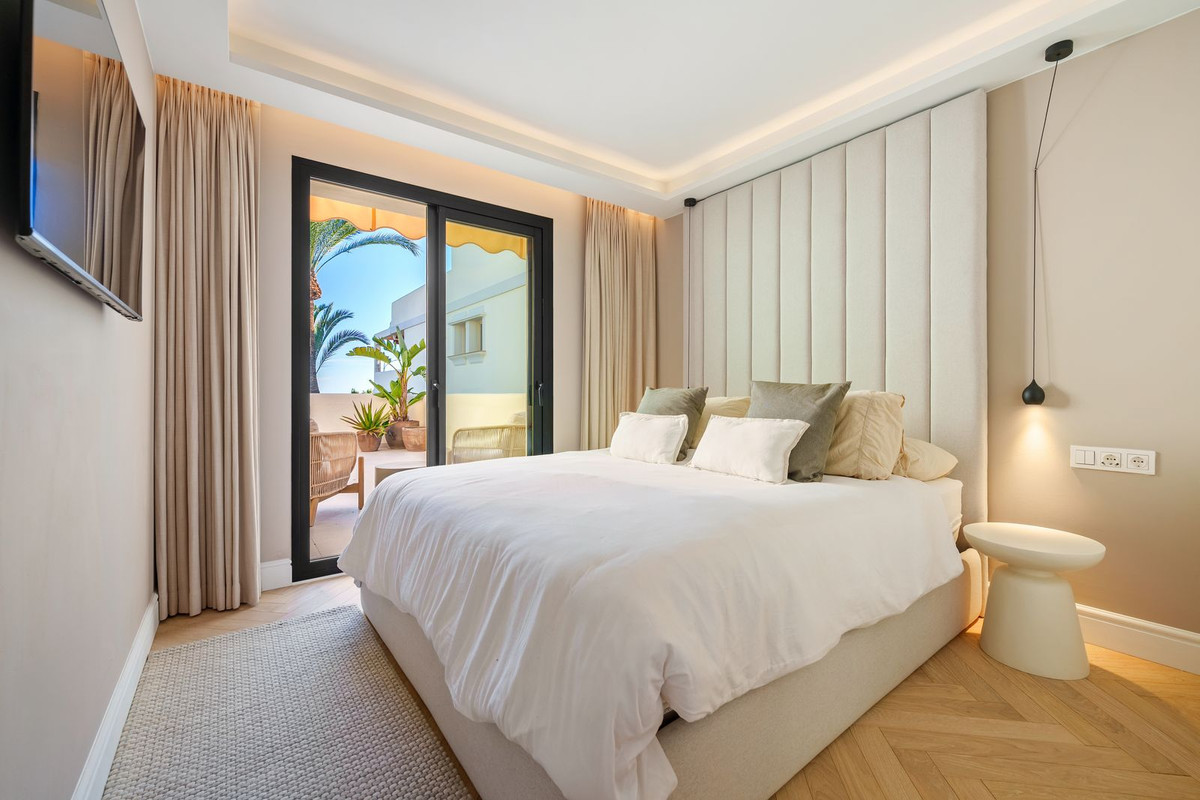 3 Bed Apartment for sale in Nueva Andalucía Costa Del Sol, Málaga, Spain