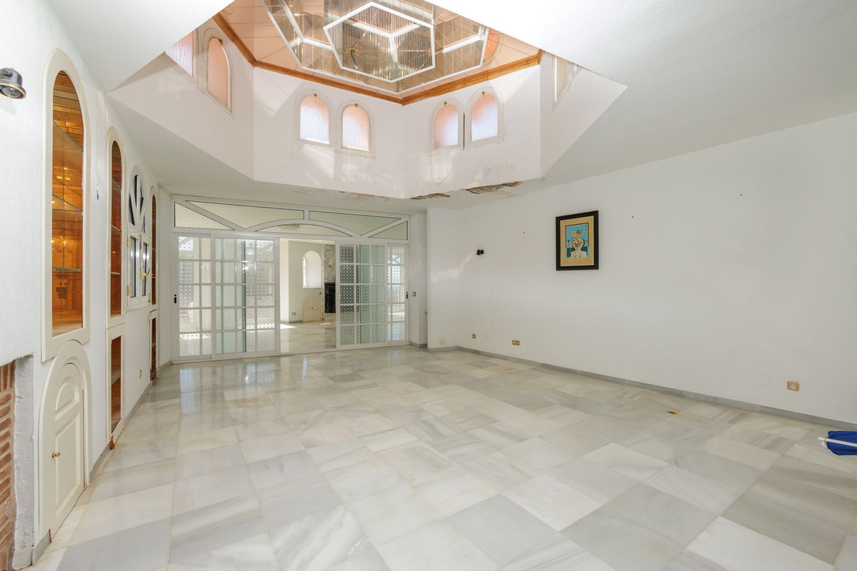 Se vende Villa - Chalet de 9 dormitorios en Costa Del Sol, Málaga, España