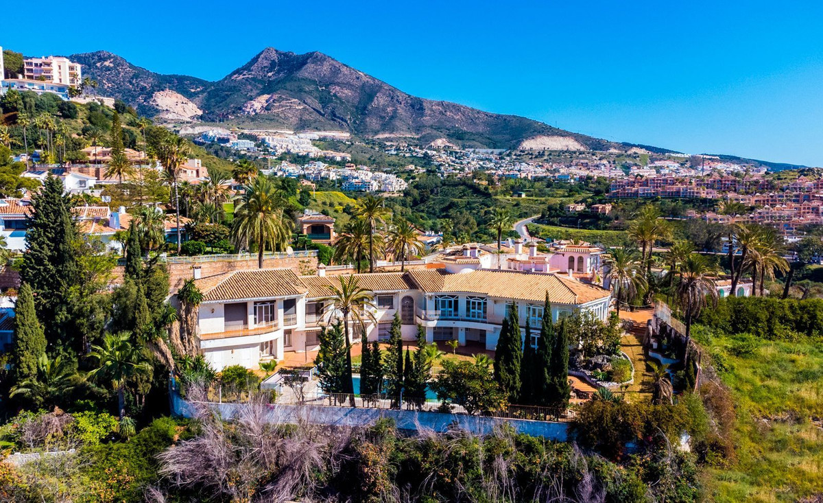 Se vende Villa - Chalet de 9 dormitorios en Costa Del Sol, Málaga, España