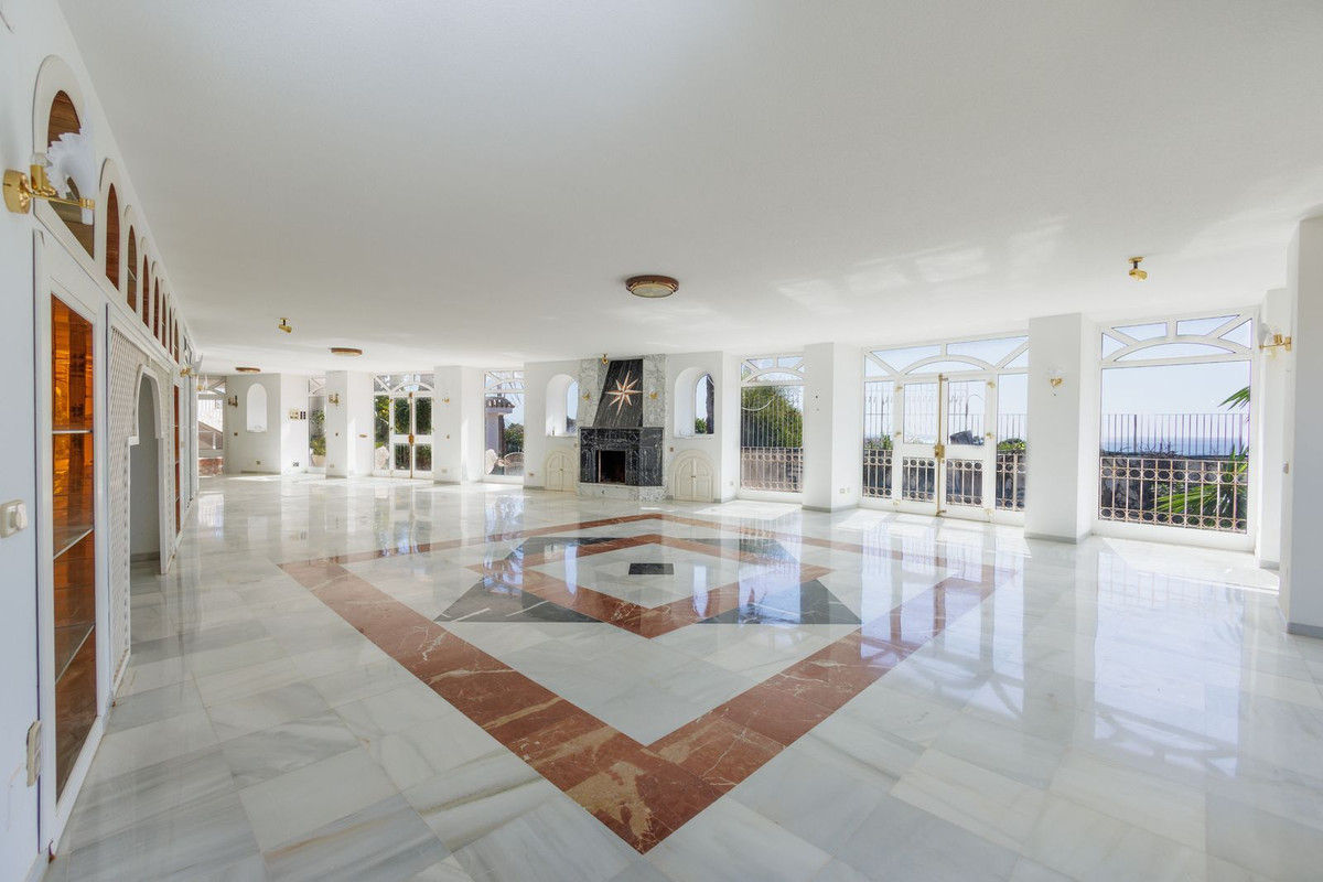 Se vende Villa - Chalet de 9 dormitorios en Costa Del Sol, Málaga, España