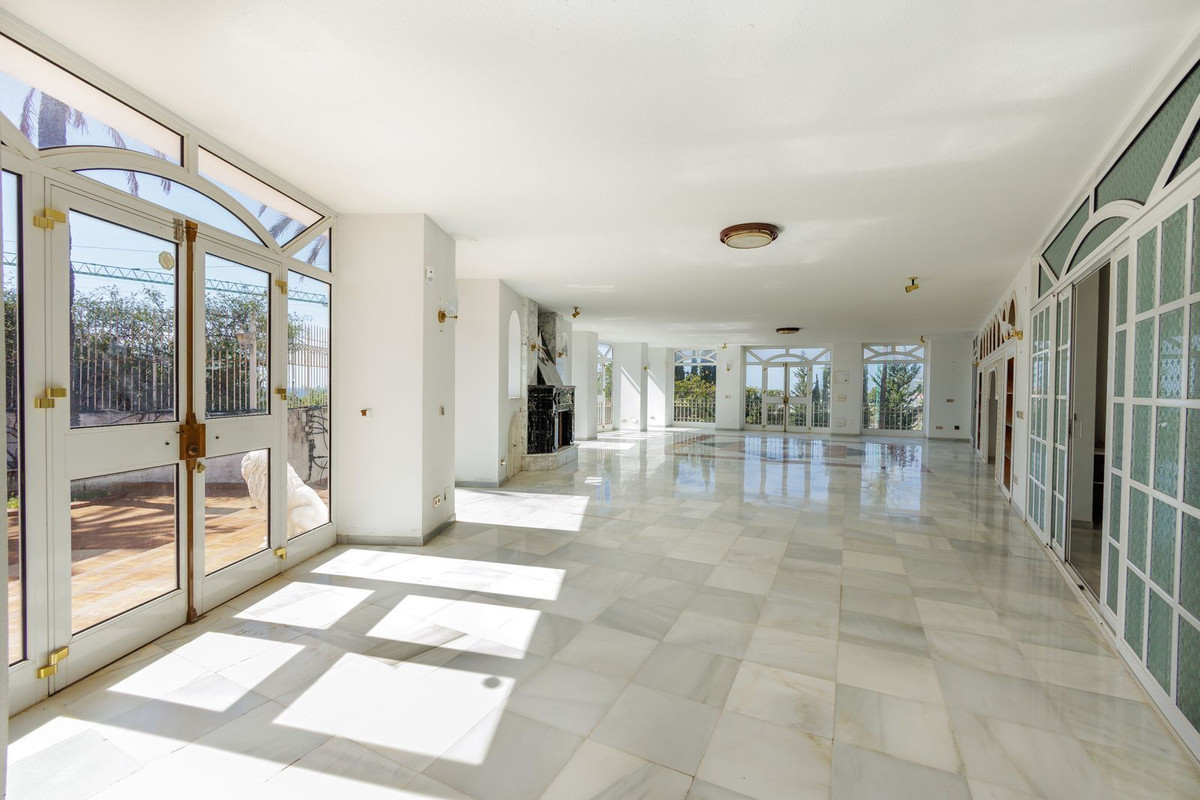 Se vende Villa - Chalet de 9 dormitorios en Costa Del Sol, Málaga, España