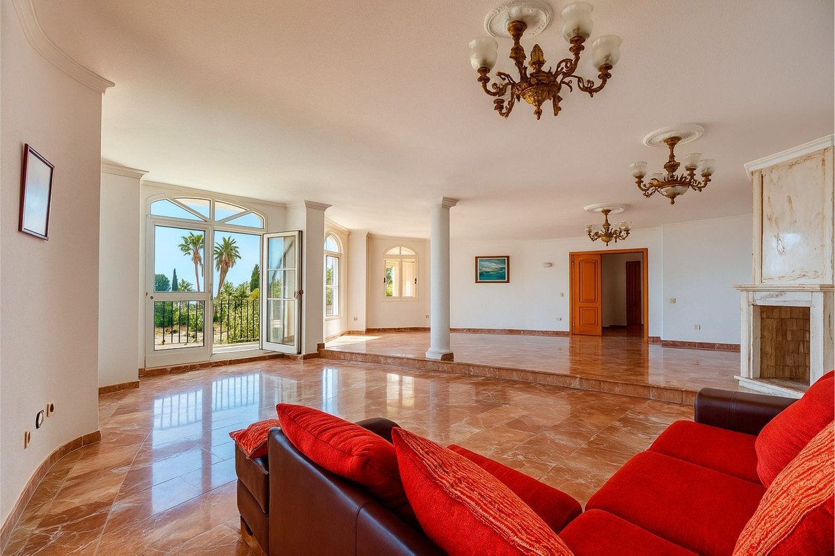 Se vende Villa - Chalet de 9 dormitorios en Costa Del Sol, Málaga, España