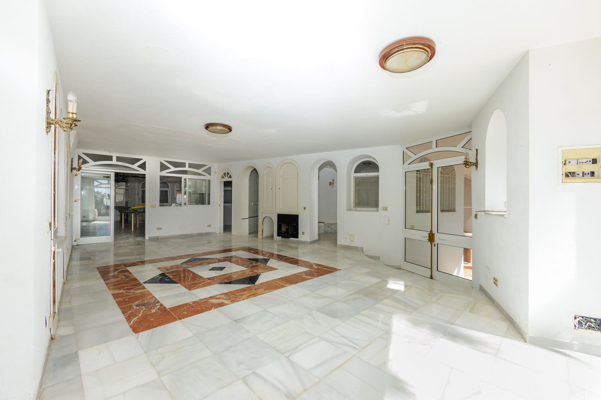 Se vende Villa - Chalet de 9 dormitorios en Costa Del Sol, Málaga, España