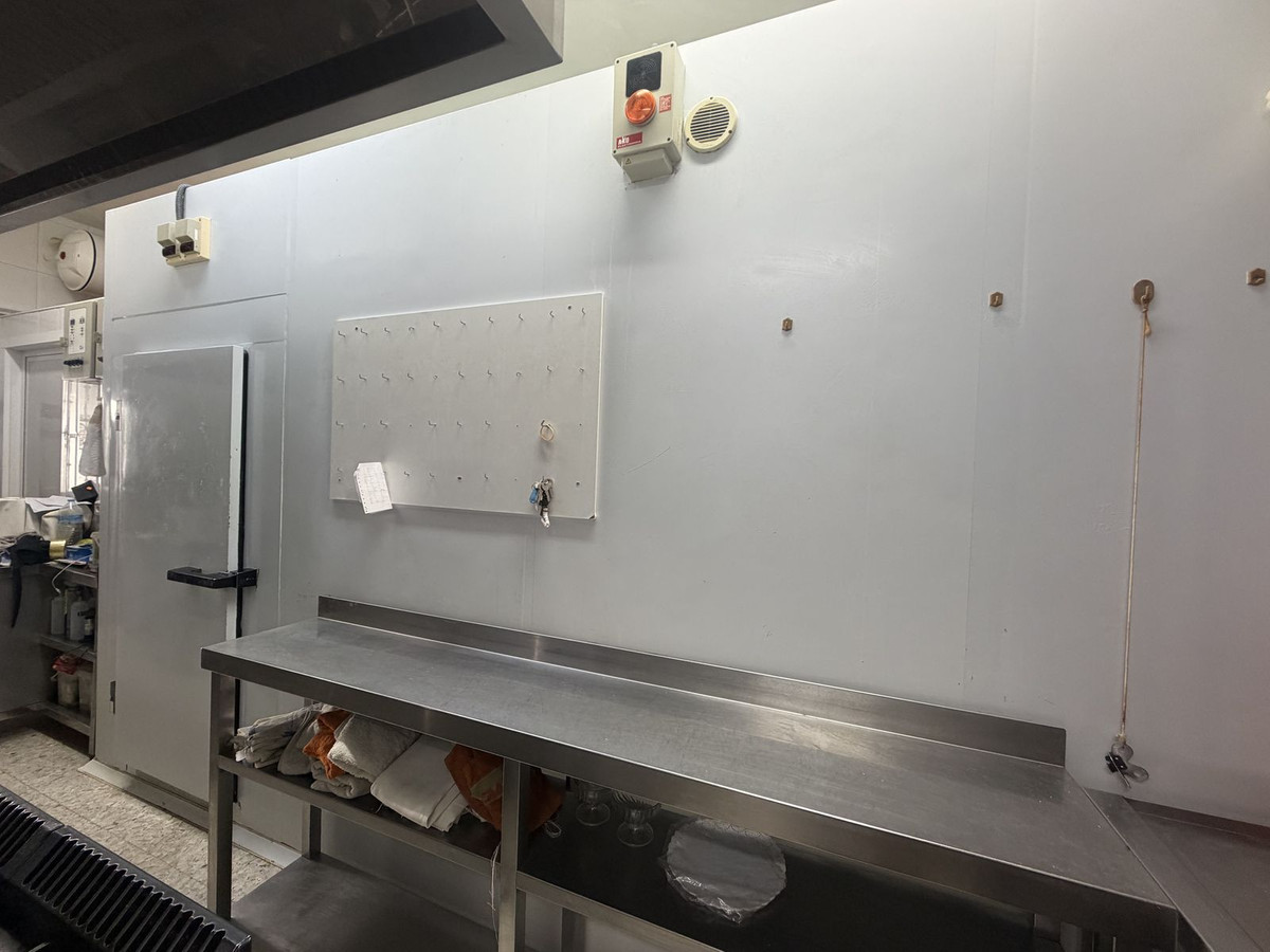 Commercial unit for sale in Estepona Costa Del Sol, Málaga, Spain