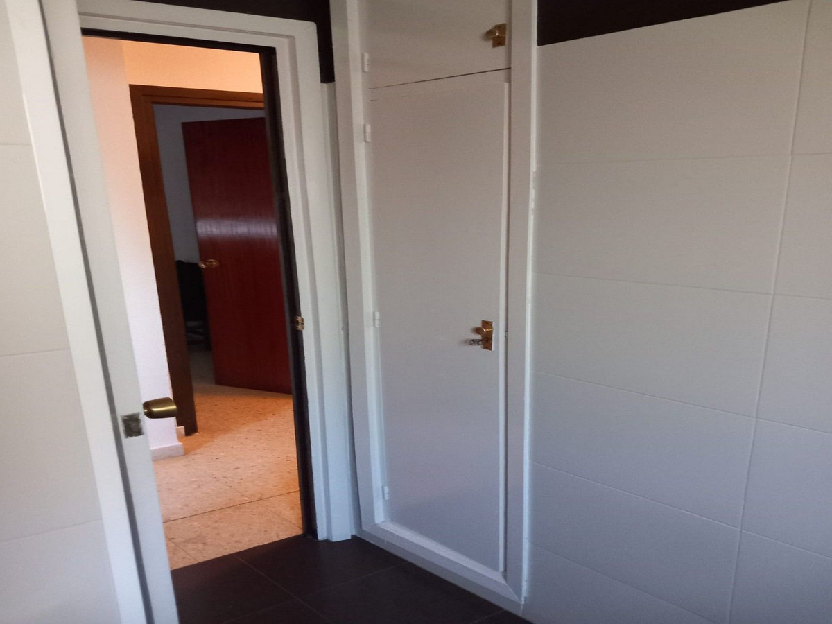 3 Bed Apartment for sale in Fuengirola Costa Del Sol, Málaga, Spain