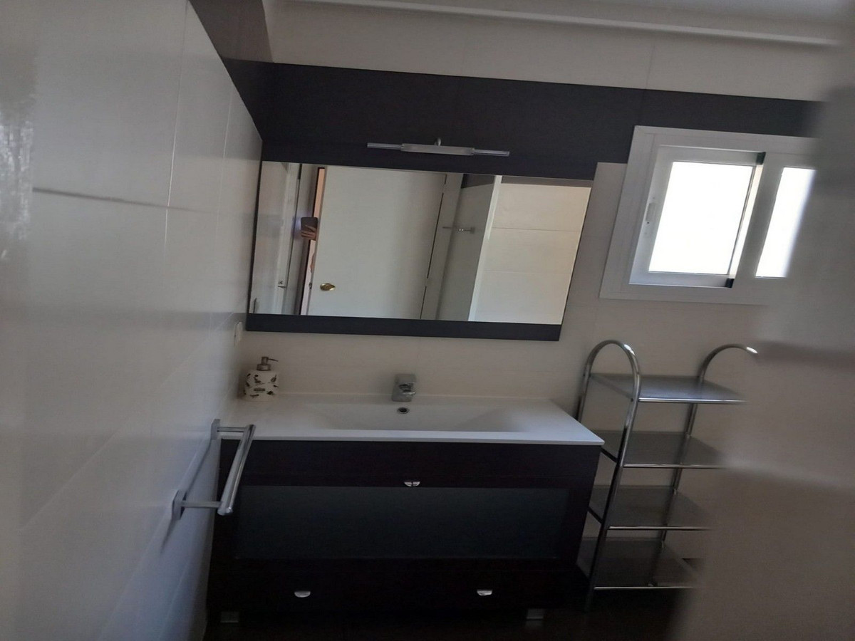 3 Bed Apartment for sale in Fuengirola Costa Del Sol, Málaga, Spain