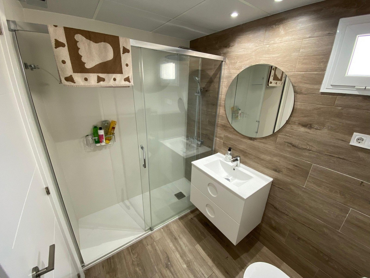 3 Bed Apartment for sale in Fuengirola Costa Del Sol, Málaga, Spain