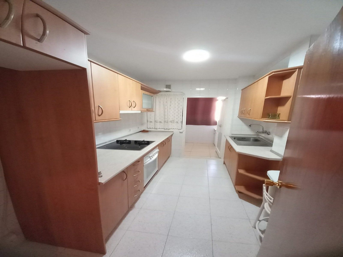 3 Bed Apartment for sale in Fuengirola Costa Del Sol, Málaga, Spain