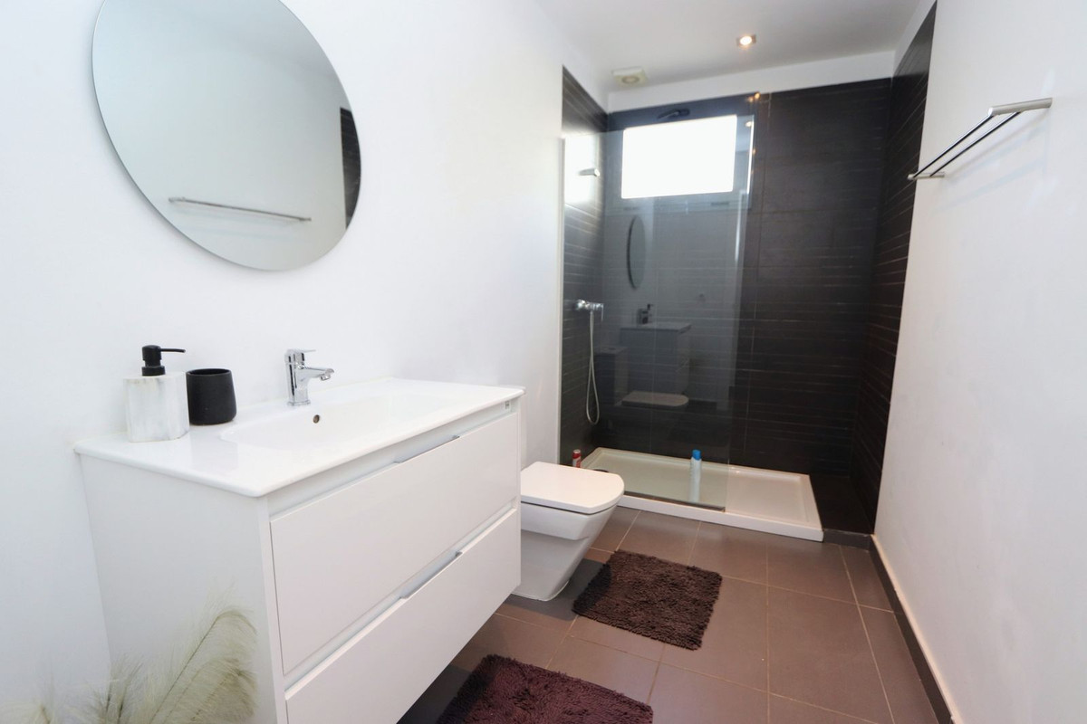 Se vende Villa - Chalet de 3 dormitorios en Costa Blanca, Alicante, España