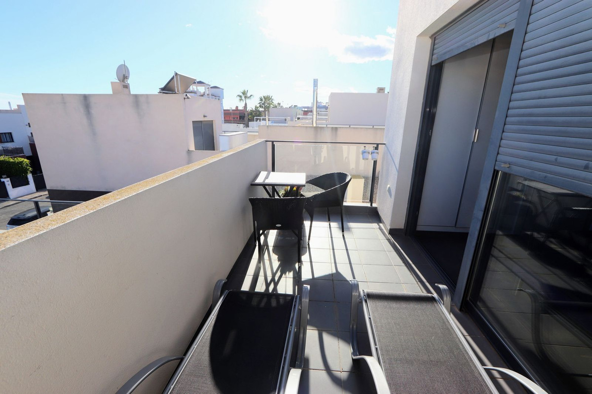 Se vende Villa - Chalet de 3 dormitorios en Costa Blanca, Alicante, España