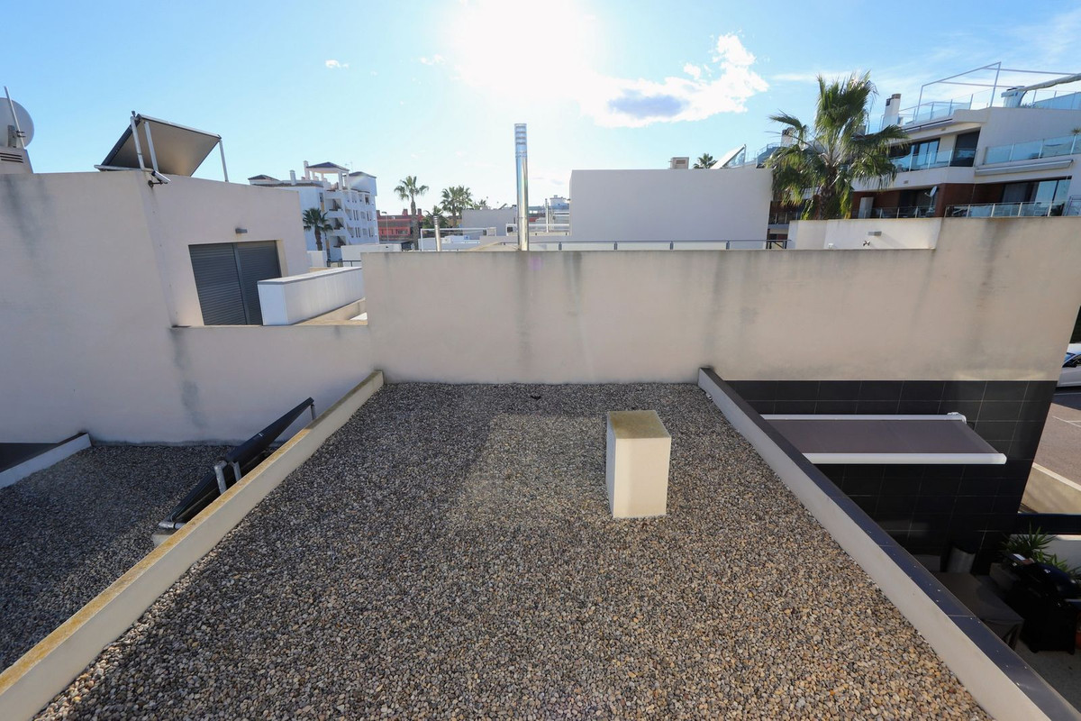 Se vende Villa - Chalet de 3 dormitorios en Costa Blanca, Alicante, España