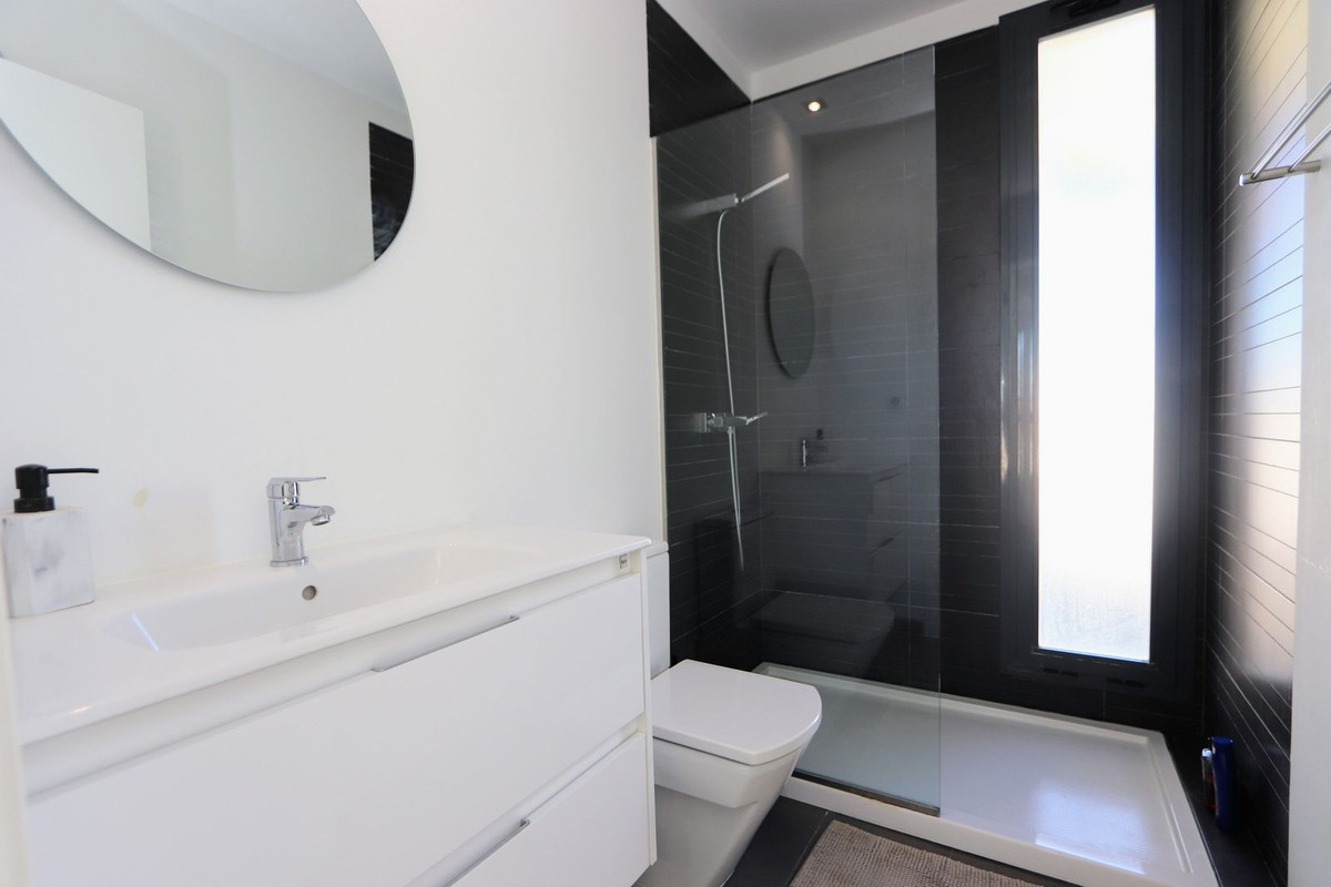 Se vende Villa - Chalet de 3 dormitorios en Costa Blanca, Alicante, España