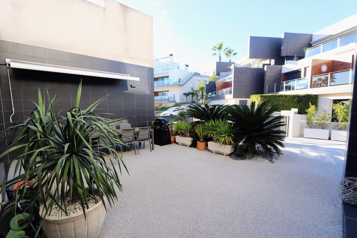 Se vende Villa - Chalet de 3 dormitorios en Costa Blanca, Alicante, España