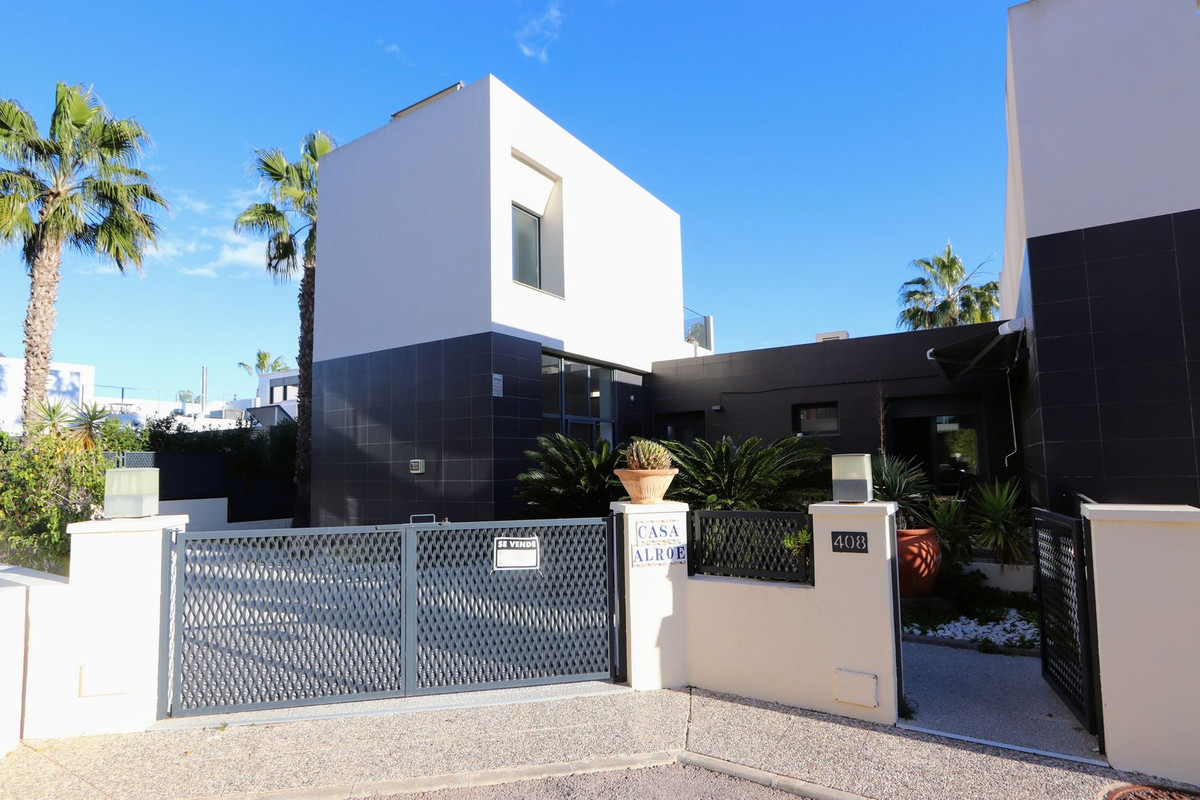 Se vende Villa - Chalet de 3 dormitorios en Costa Blanca, Alicante, España