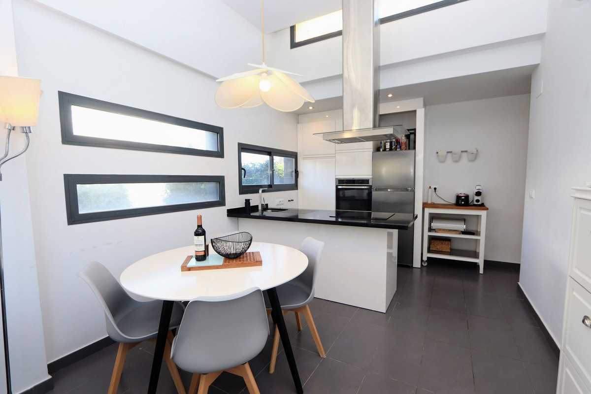 Se vende Villa - Chalet de 3 dormitorios en Costa Blanca, Alicante, España