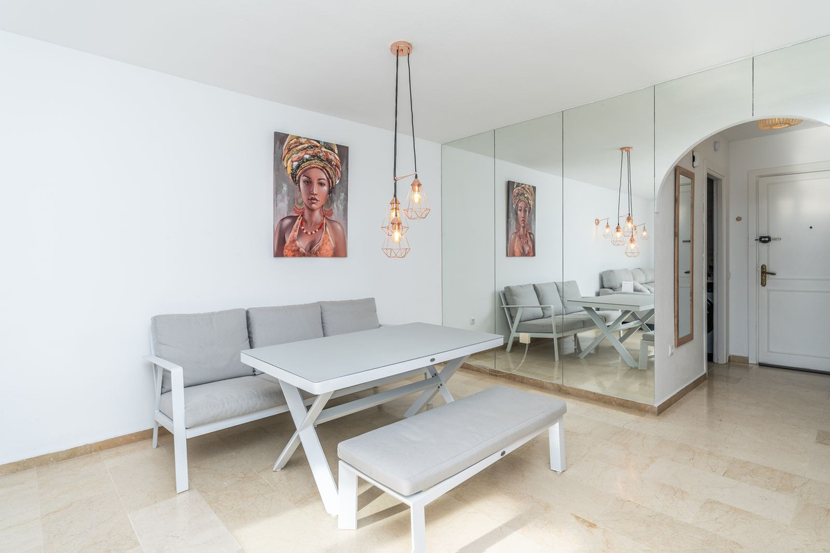 2 Bed Apartment for sale in El Paraiso Costa Del Sol, Málaga, Spain