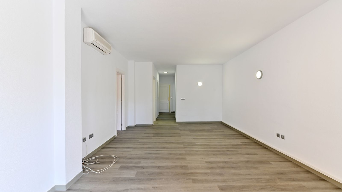 2 Bed Apartment for sale in Fuengirola Costa Del Sol, Málaga, Spain