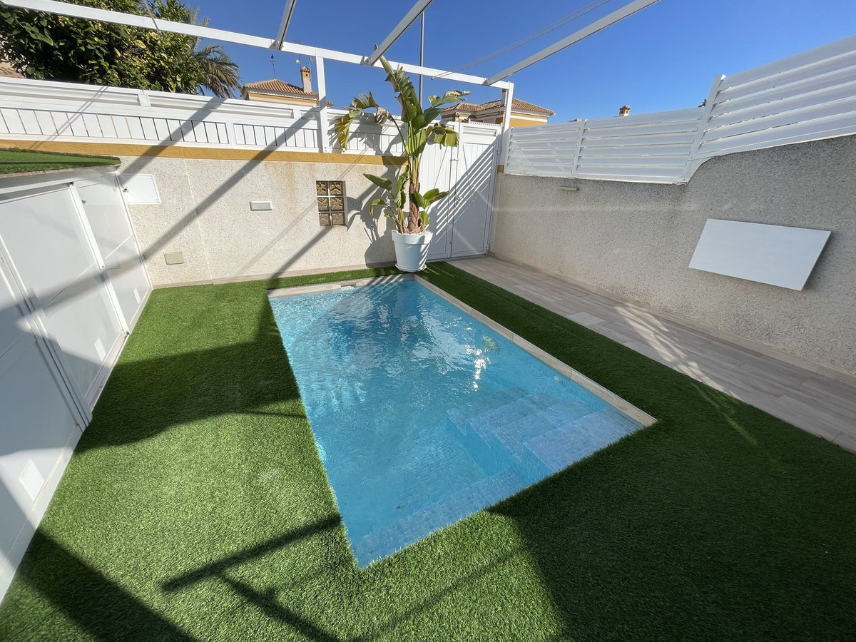 Se vende Pareada de 3 dormitorios en Costa Blanca, Alicante, España