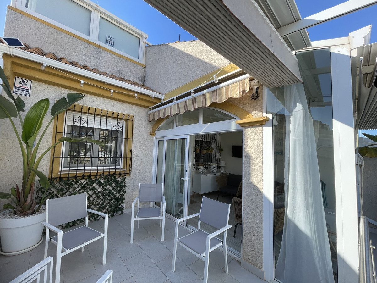 Se vende Pareada de 3 dormitorios en Costa Blanca, Alicante, España