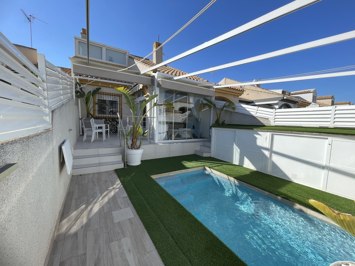 Se vende Pareada de 3 dormitorios en Costa Blanca, Alicante, España