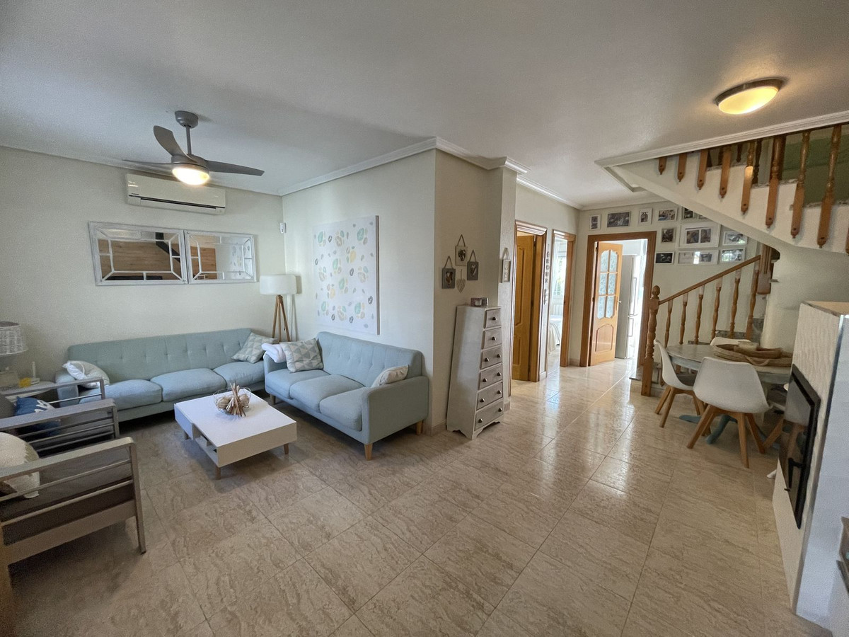 Se vende Pareada de 3 dormitorios en Costa Blanca, Alicante, España