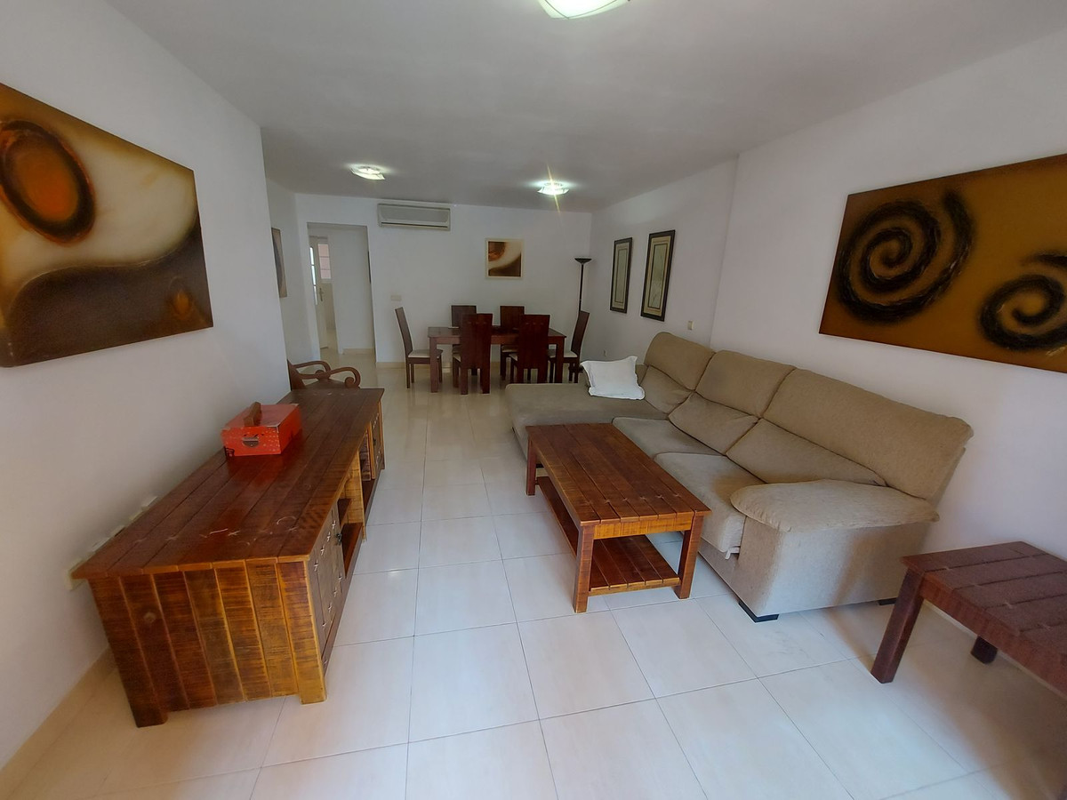 3 Bed Apartment for sale in La Duquesa Costa Del Sol, Málaga, Spain