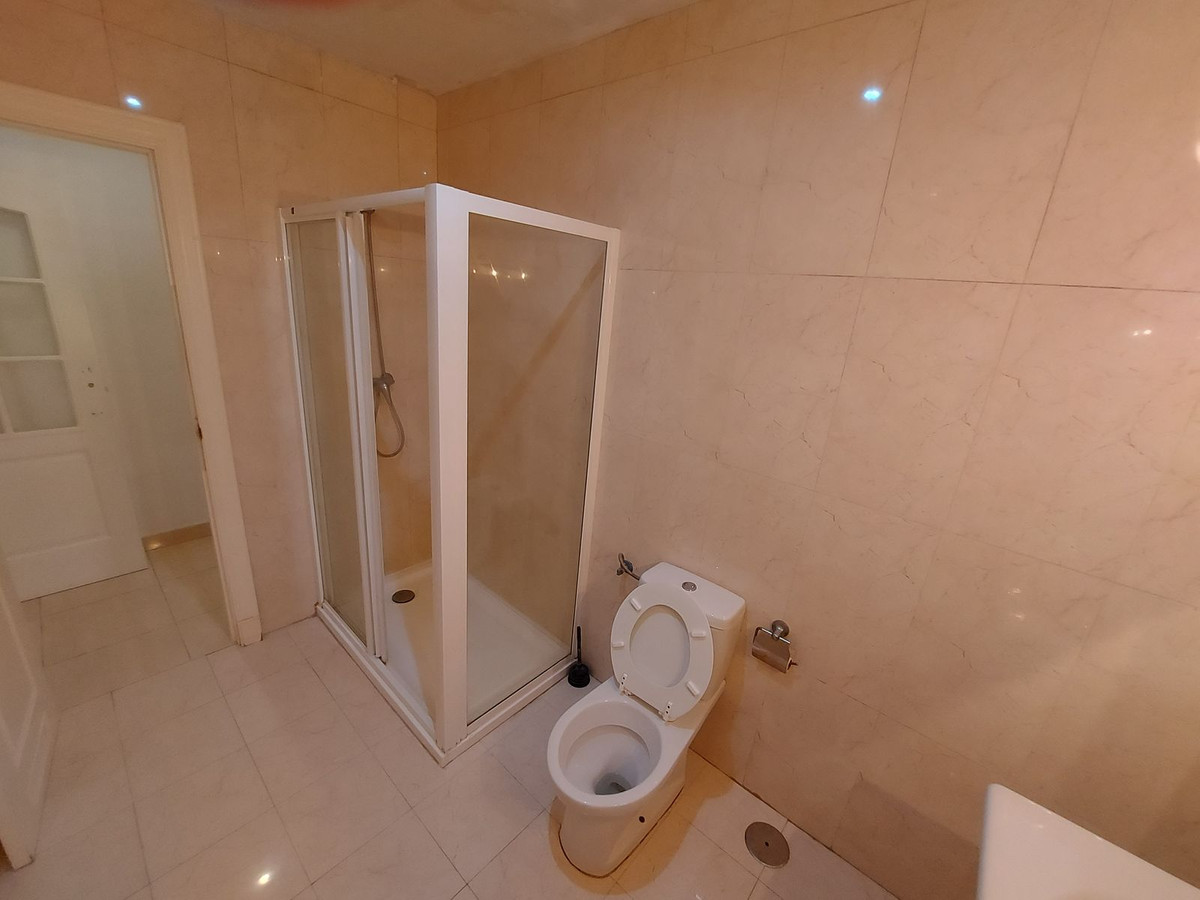 3 Bed Apartment for sale in La Duquesa Costa Del Sol, Málaga, Spain