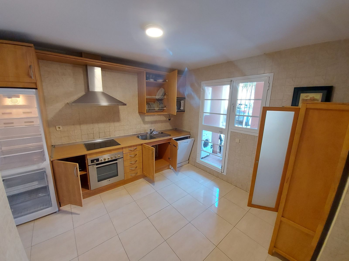 3 Bed Apartment for sale in La Duquesa Costa Del Sol, Málaga, Spain