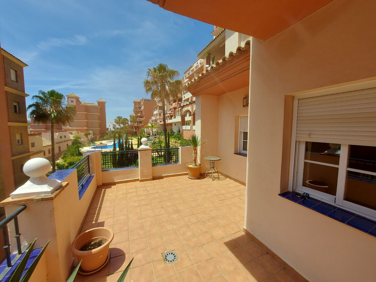 3 Bed Apartment for sale in La Duquesa Costa Del Sol, Málaga, Spain