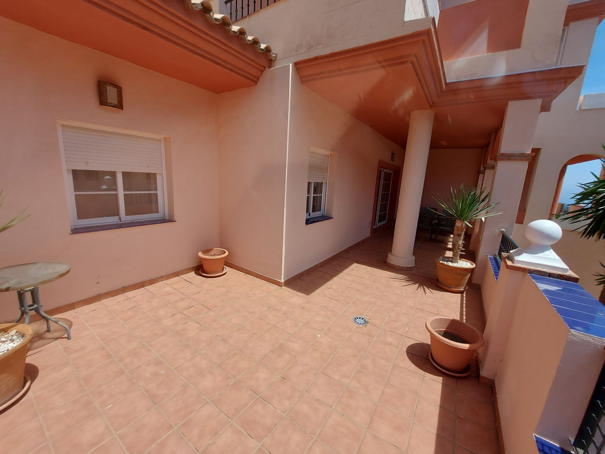 3 Bed Apartment for sale in La Duquesa Costa Del Sol, Málaga, Spain