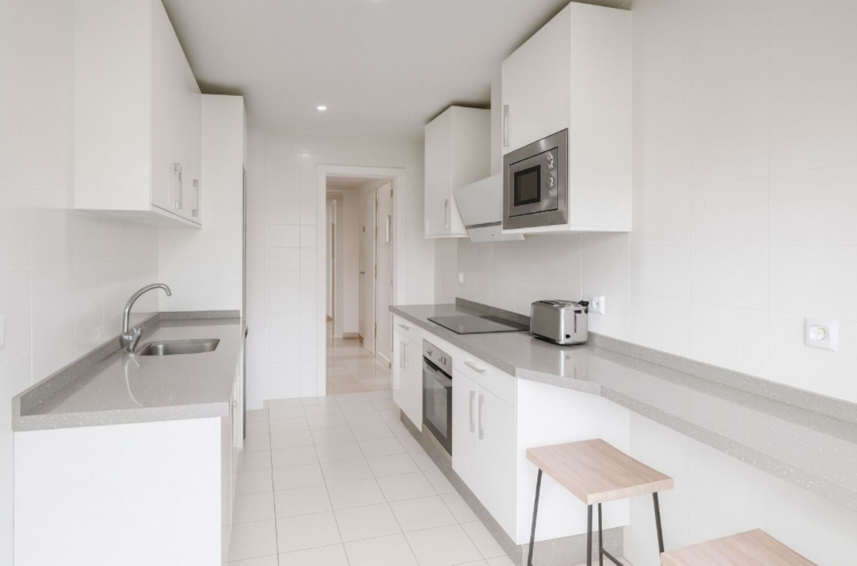 3 Bed Apartment for sale in La Duquesa Costa Del Sol, Málaga, Spain