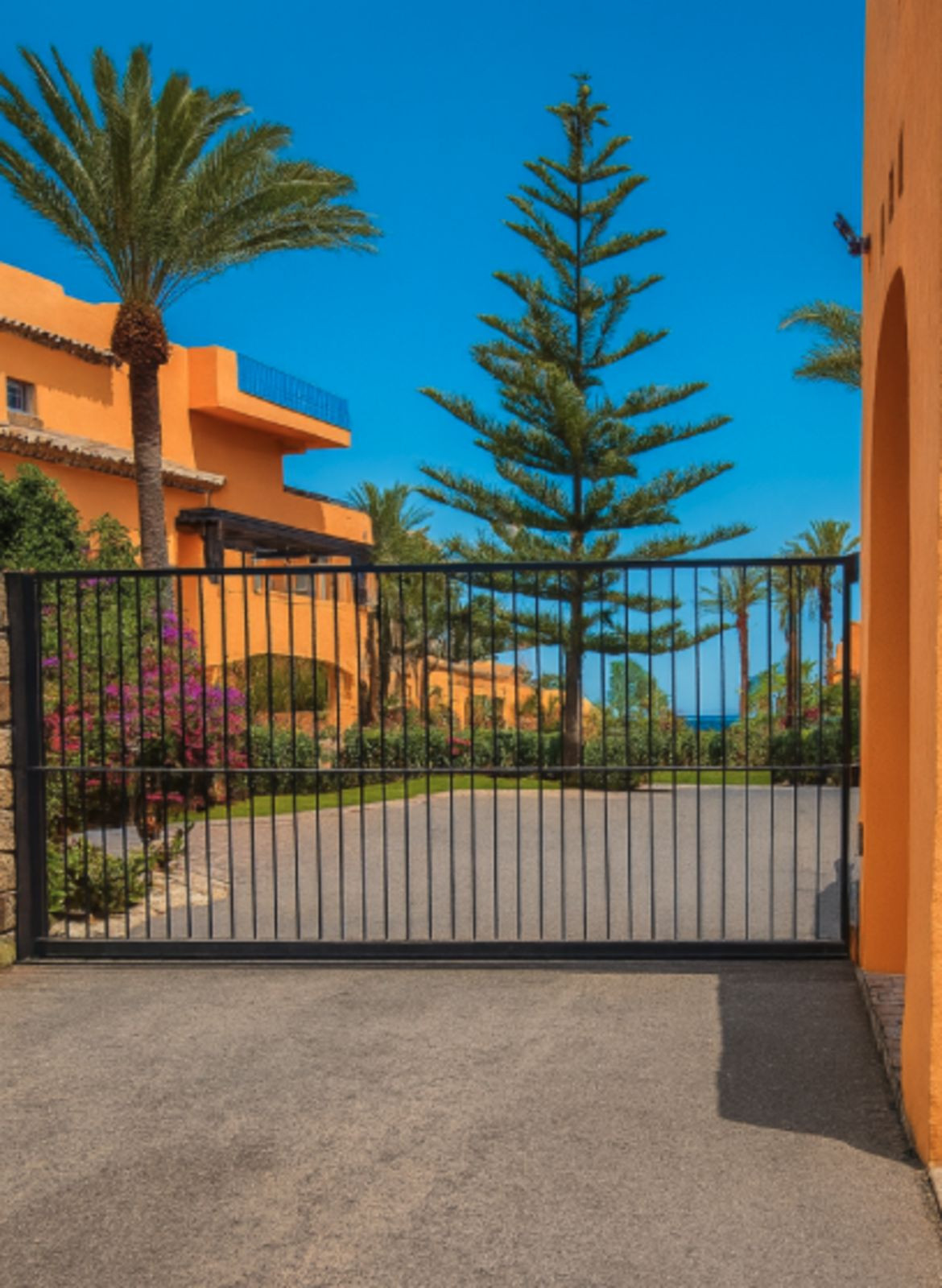 3 Bed Apartment for sale in La Duquesa Costa Del Sol, Málaga, Spain