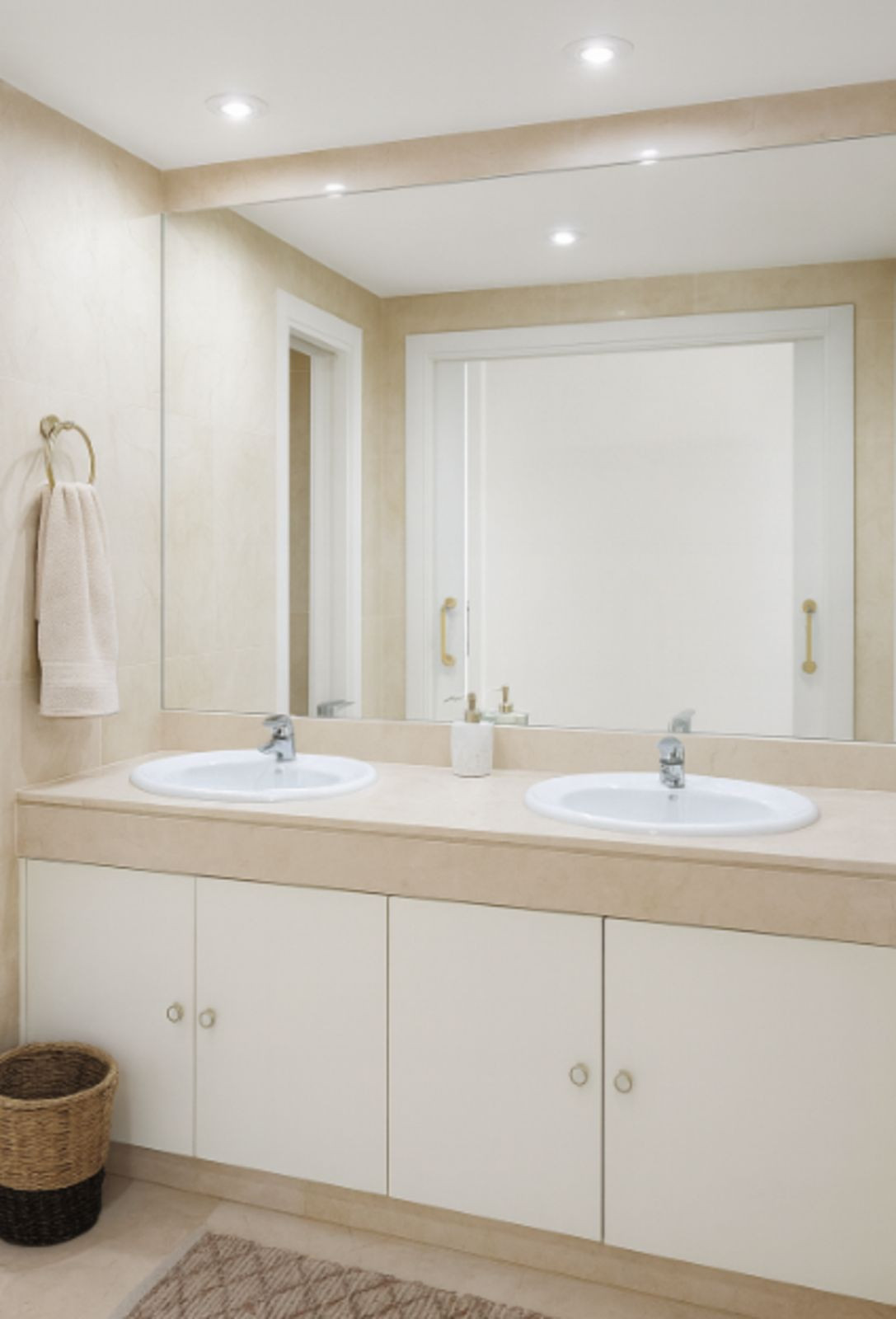 3 Bed Apartment for sale in La Duquesa Costa Del Sol, Málaga, Spain