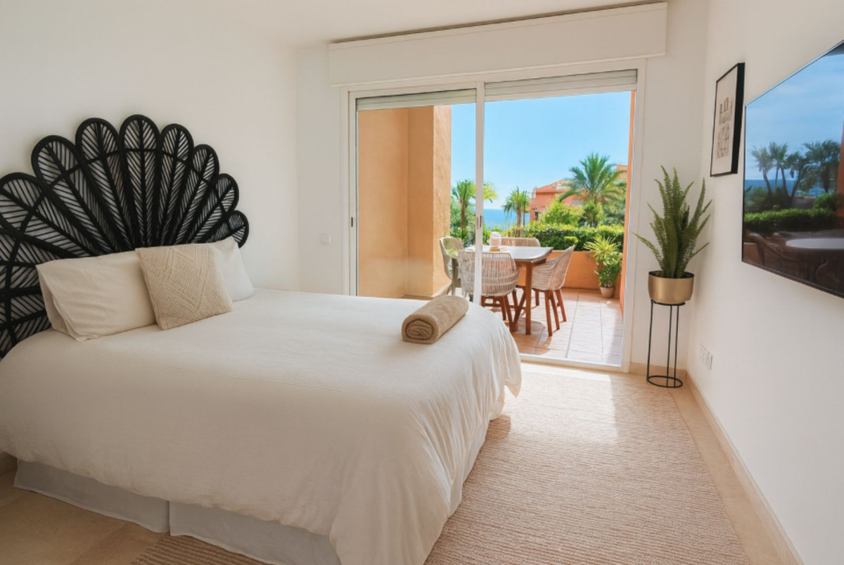 3 Bed Apartment for sale in La Duquesa Costa Del Sol, Málaga, Spain