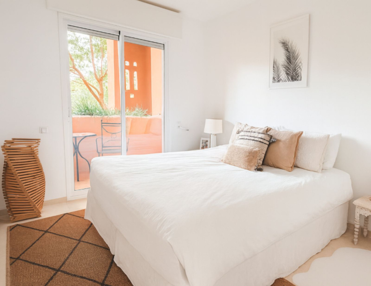 3 Bed Apartment for sale in La Duquesa Costa Del Sol, Málaga, Spain