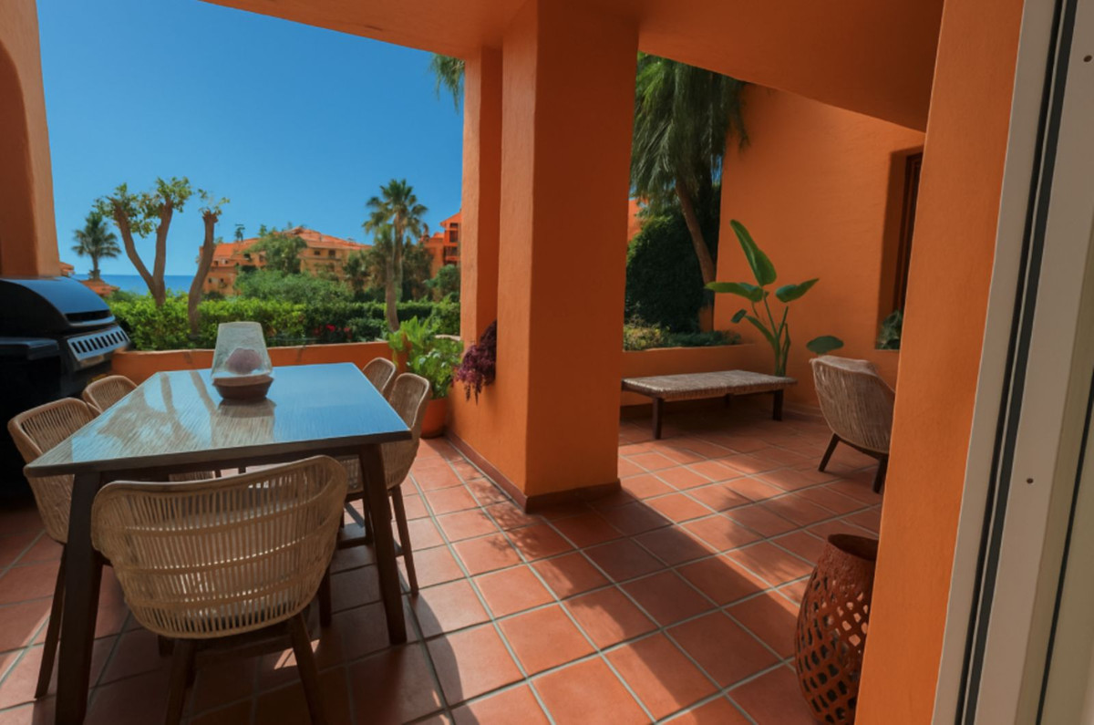 3 Bed Apartment for sale in La Duquesa Costa Del Sol, Málaga, Spain