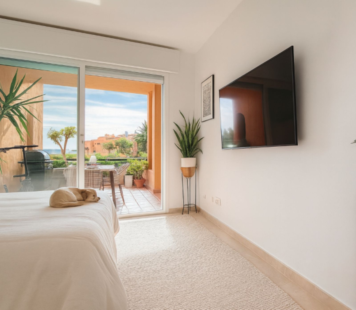 3 Bed Apartment for sale in La Duquesa Costa Del Sol, Málaga, Spain