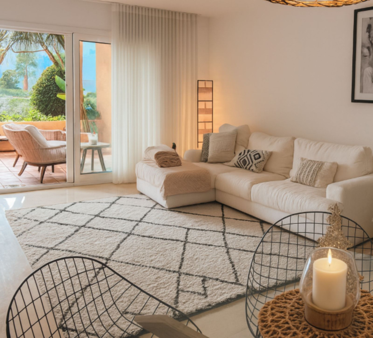 3 Bed Apartment for sale in La Duquesa Costa Del Sol, Málaga, Spain