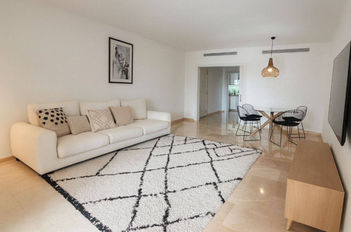 3 Bed Apartment for sale in La Duquesa Costa Del Sol, Málaga, Spain
