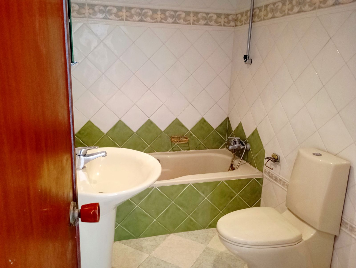 1 Bed Apartment for sale in Marbella Costa Del Sol, Málaga, Spain