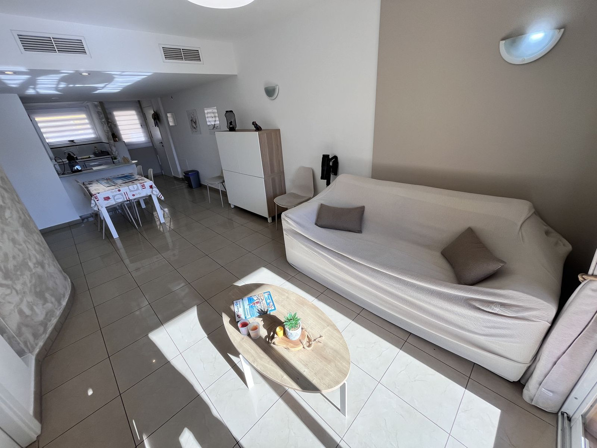Se vende Apartamento Planta Media de 2 dormitorios en Costa Blanca, Alicante, España