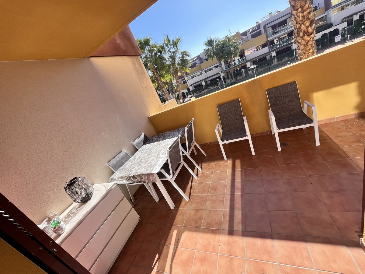 Se vende Apartamento Planta Media de 2 dormitorios en Costa Blanca, Alicante, España