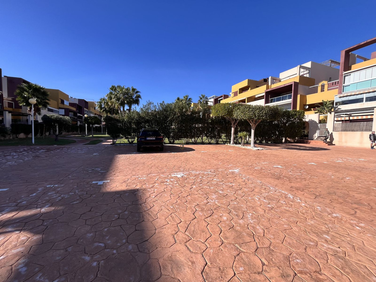 Se vende Apartamento Planta Media de 2 dormitorios en Costa Blanca, Alicante, España