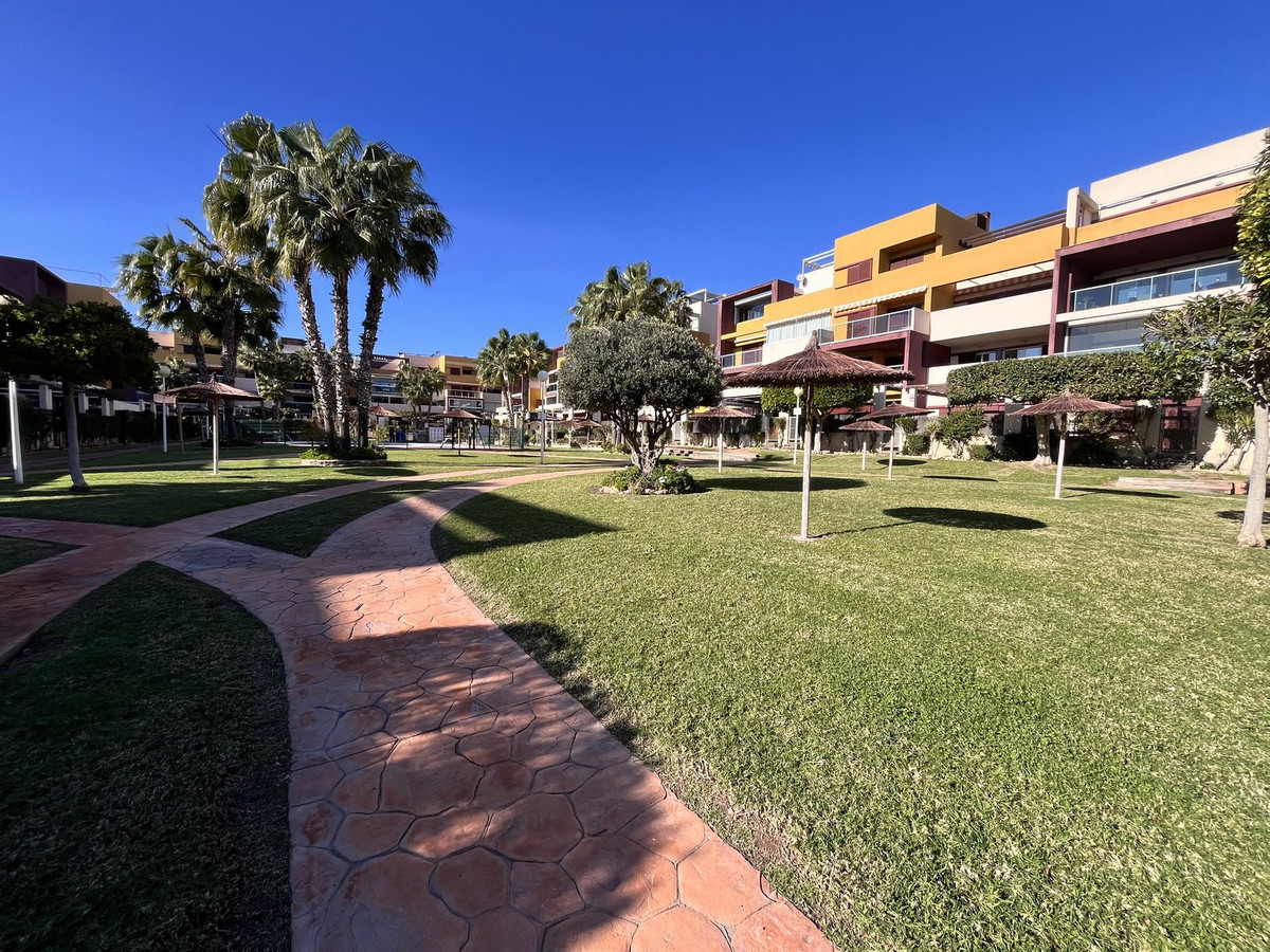 Se vende Apartamento Planta Media de 2 dormitorios en Costa Blanca, Alicante, España