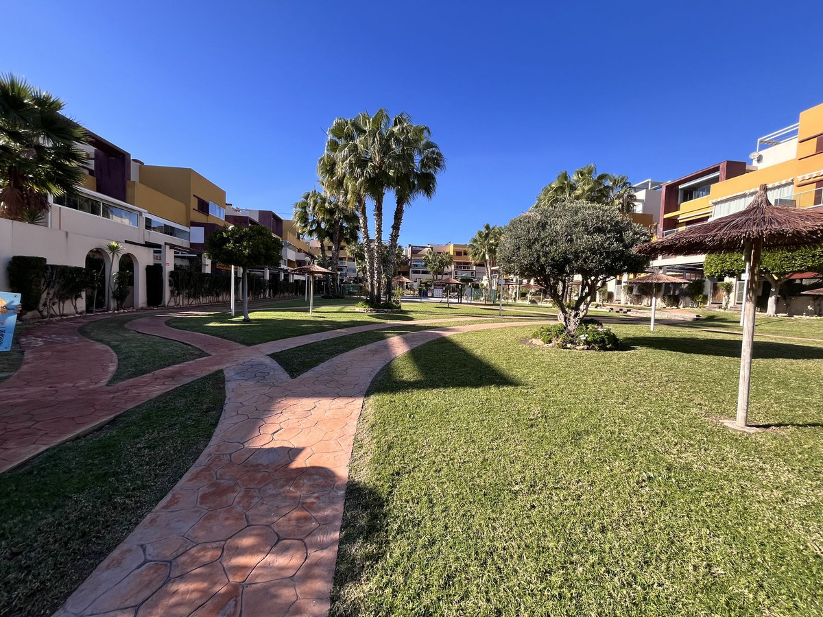 Se vende Apartamento Planta Media de 2 dormitorios en Costa Blanca, Alicante, España