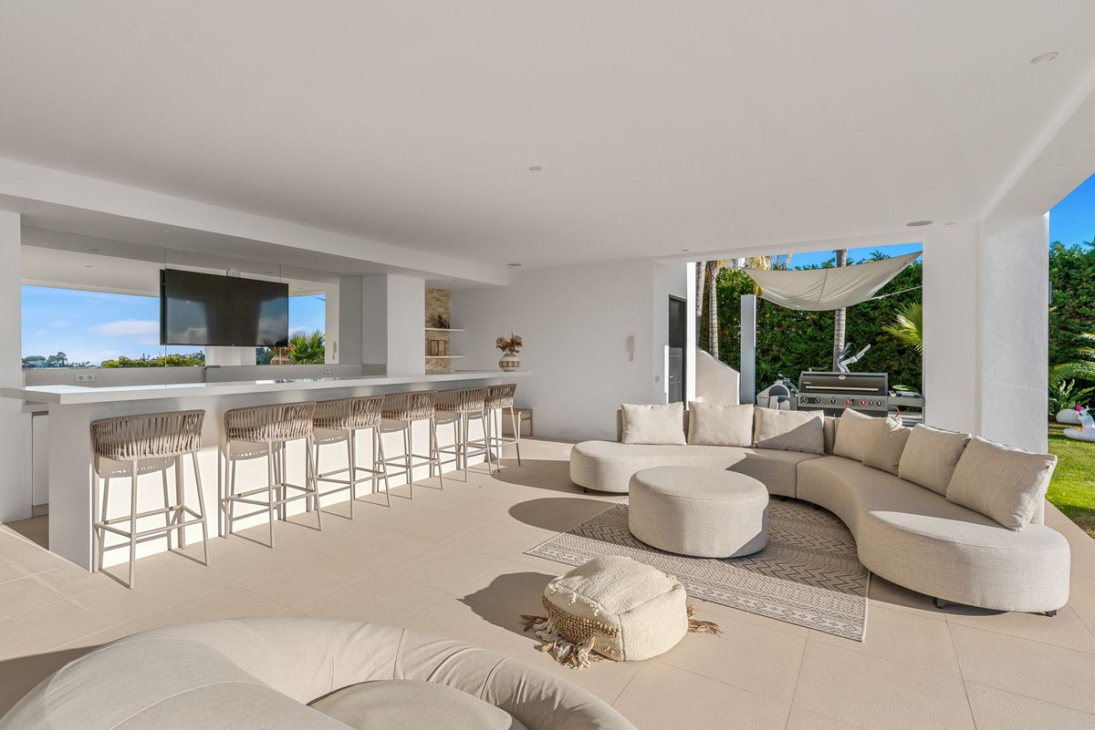 Se vende Villa - Chalet de 5 dormitorios en Costa Del Sol, Málaga, España