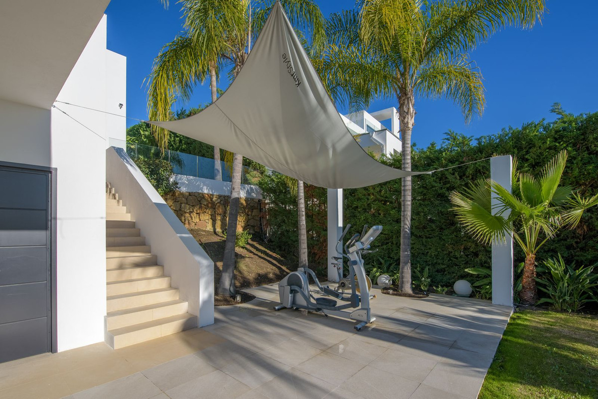 Se vende Villa - Chalet de 5 dormitorios en Costa Del Sol, Málaga, España