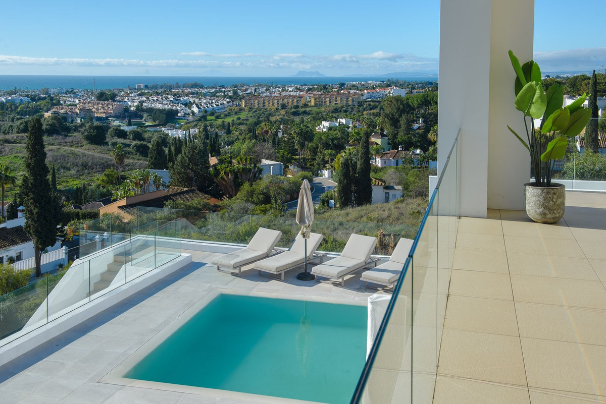 Se vende Villa - Chalet de 5 dormitorios en Costa Del Sol, Málaga, España