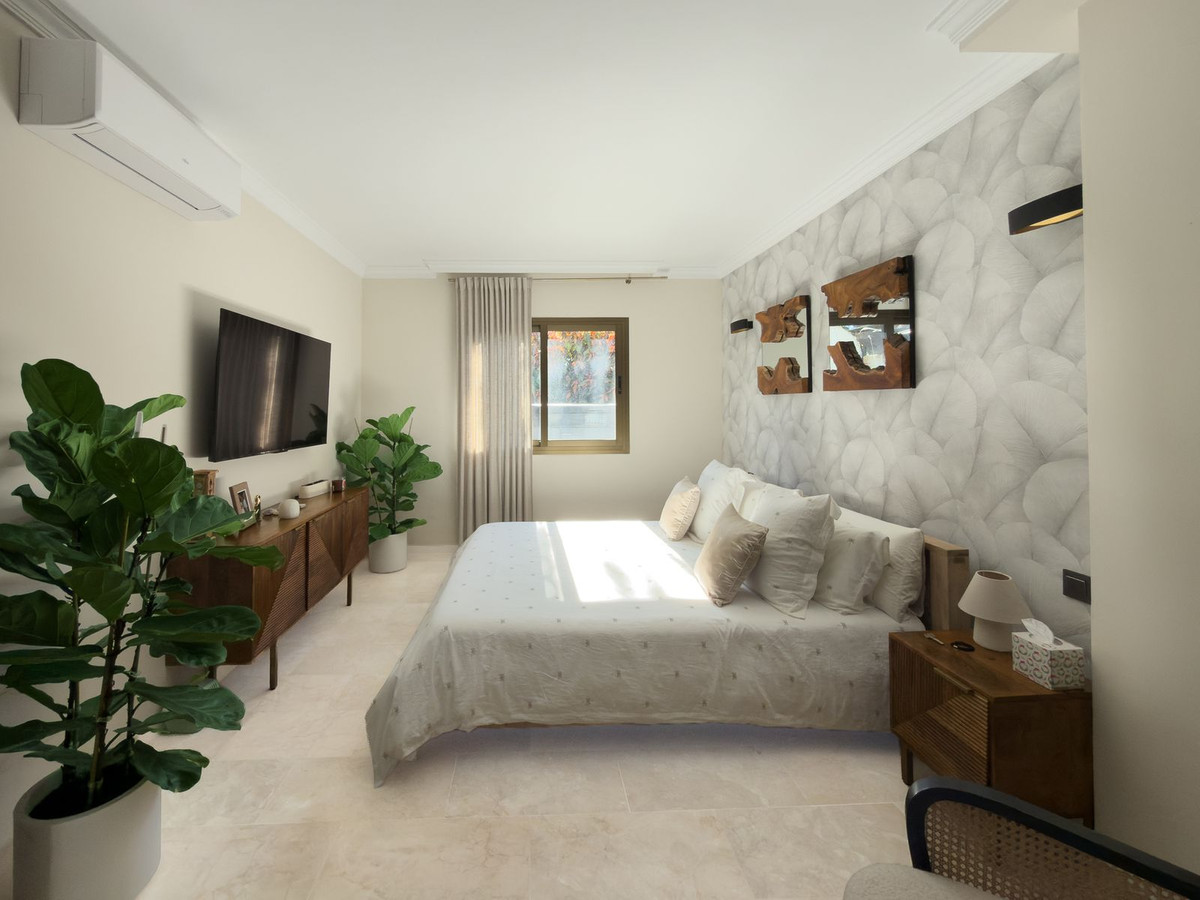 4 Bed Apartment for sale in Elviria Costa Del Sol, Málaga, Spain