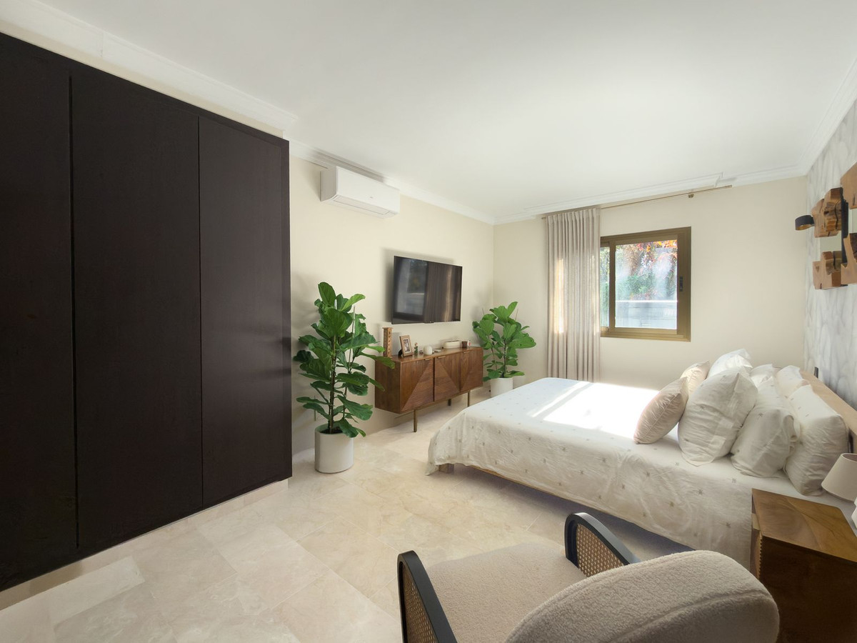4 Bed Apartment for sale in Elviria Costa Del Sol, Málaga, Spain